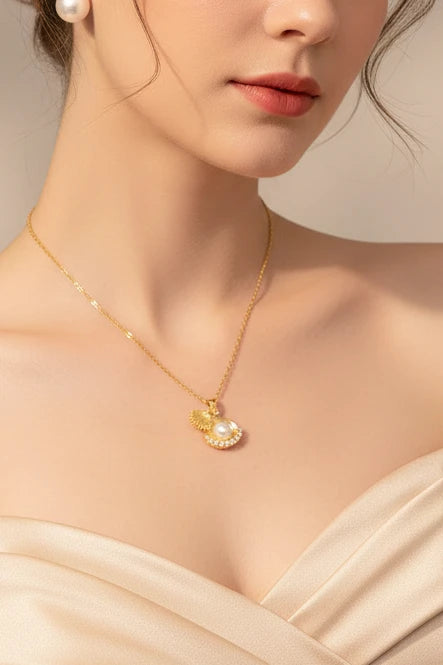 Collier pendentif chaîne dorée