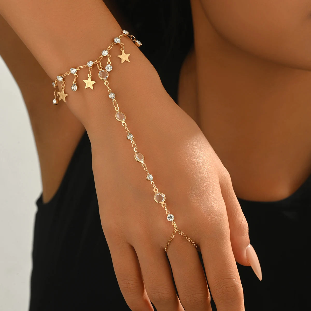 Chaîne à main en strass Star pour femmes Bracelet à doigt réglable en or Chaîne à maillons