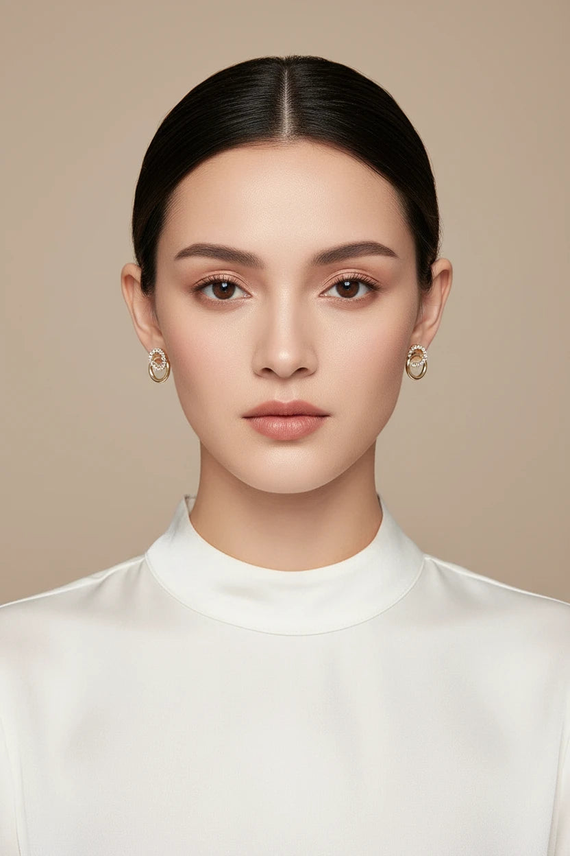 Boucle d'oreille chic strass dorée