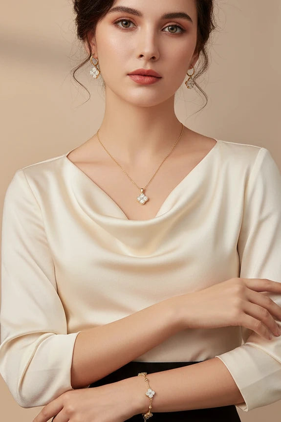 Boucle d'oreille pendante plaqué or et argent